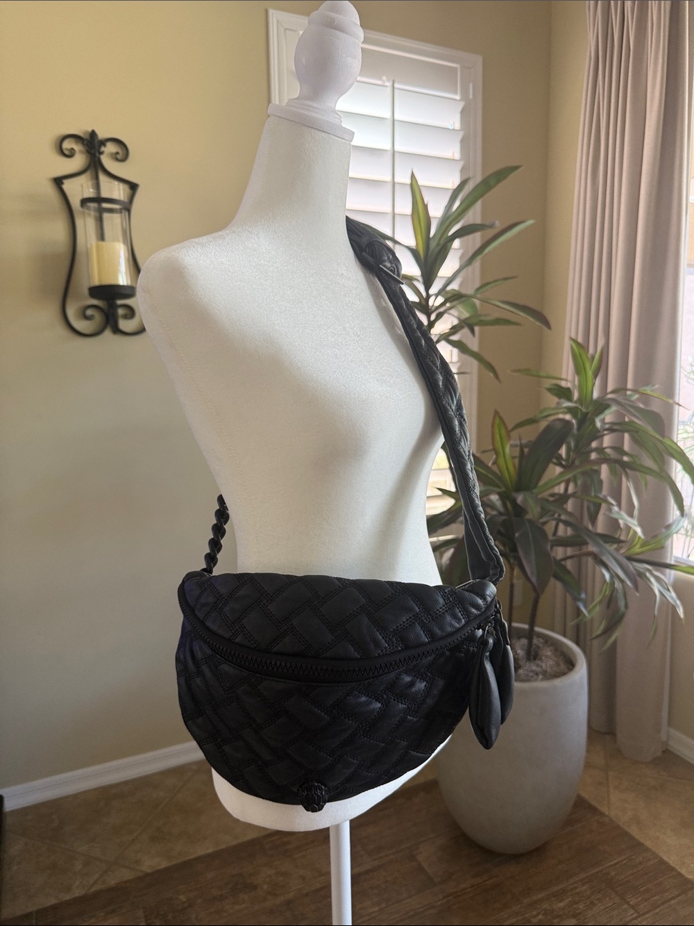 Kurt Geiger Quilted Black Leather Crossbody Belt Bag - Picture 2 of 7